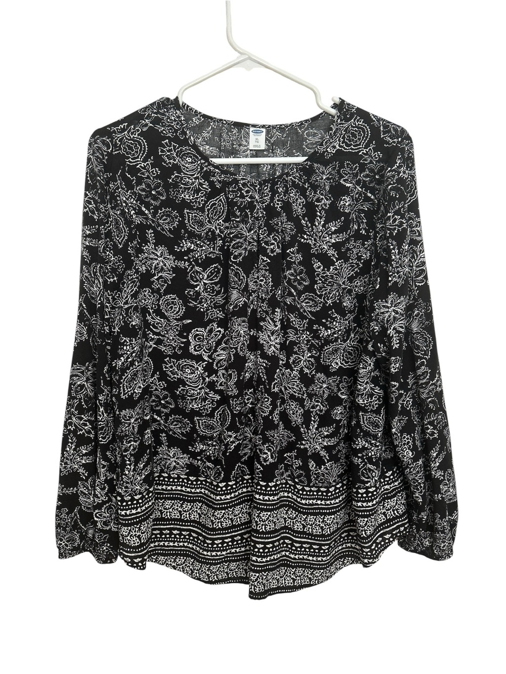 Cute Old Navy Black and White Long Sleeve Peasant Shirt XL